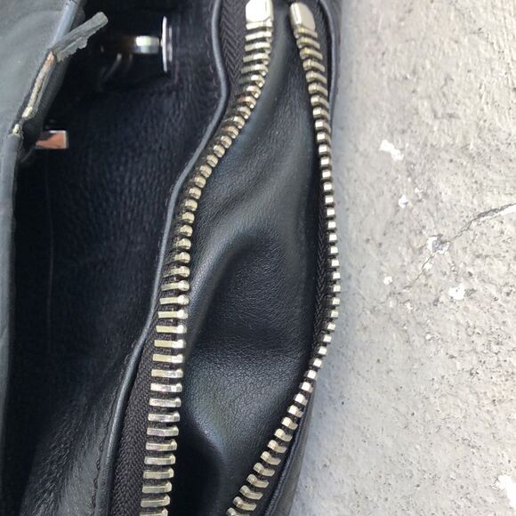 Mackage silhouette bag - Picture 6 of 9